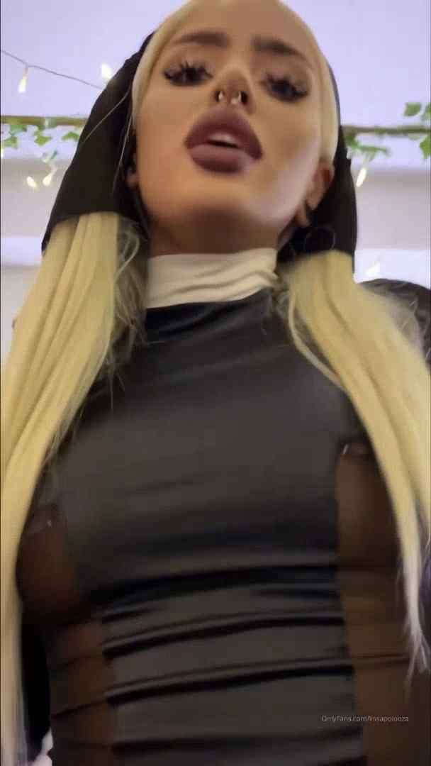 Naomi Woods on Pop Porn Day, boobs, cosplay, blonde, fishnet, pov, screaming, doggy videos, her instagram, twitter, snapchat, camsoda, onlyfans links