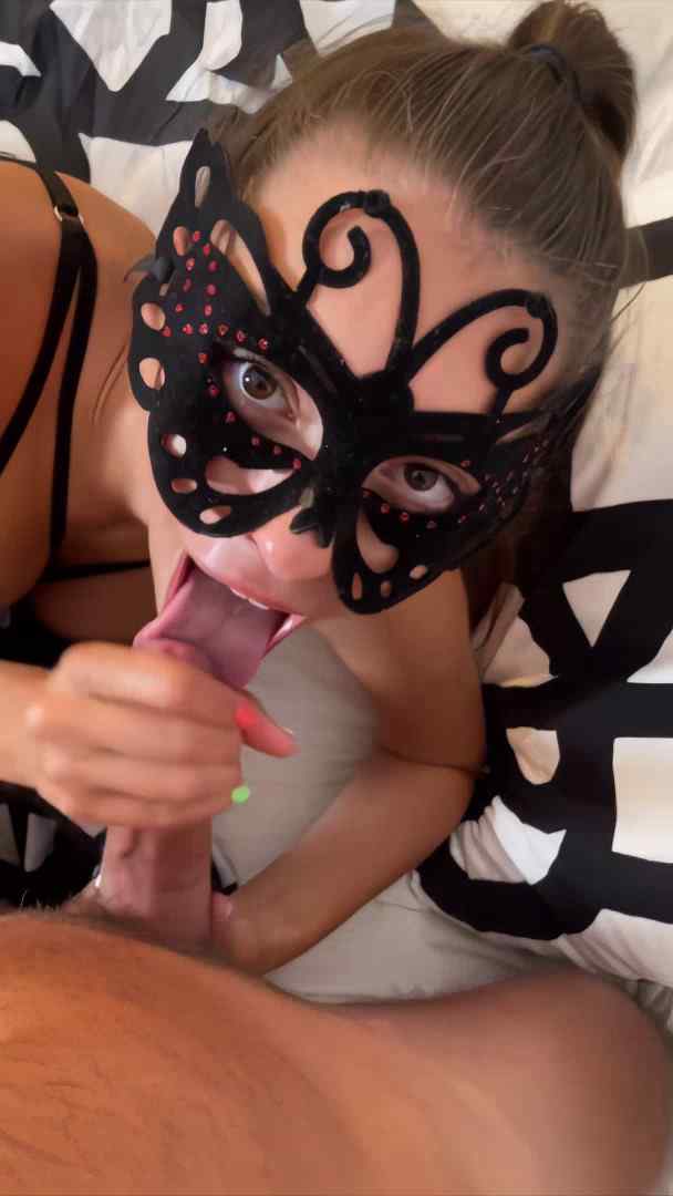 YoYa Grey on Pop Porn Day, boobs, handjob, blowjob, mask videos, her instagram, twitter, onlyfans, pornhub links