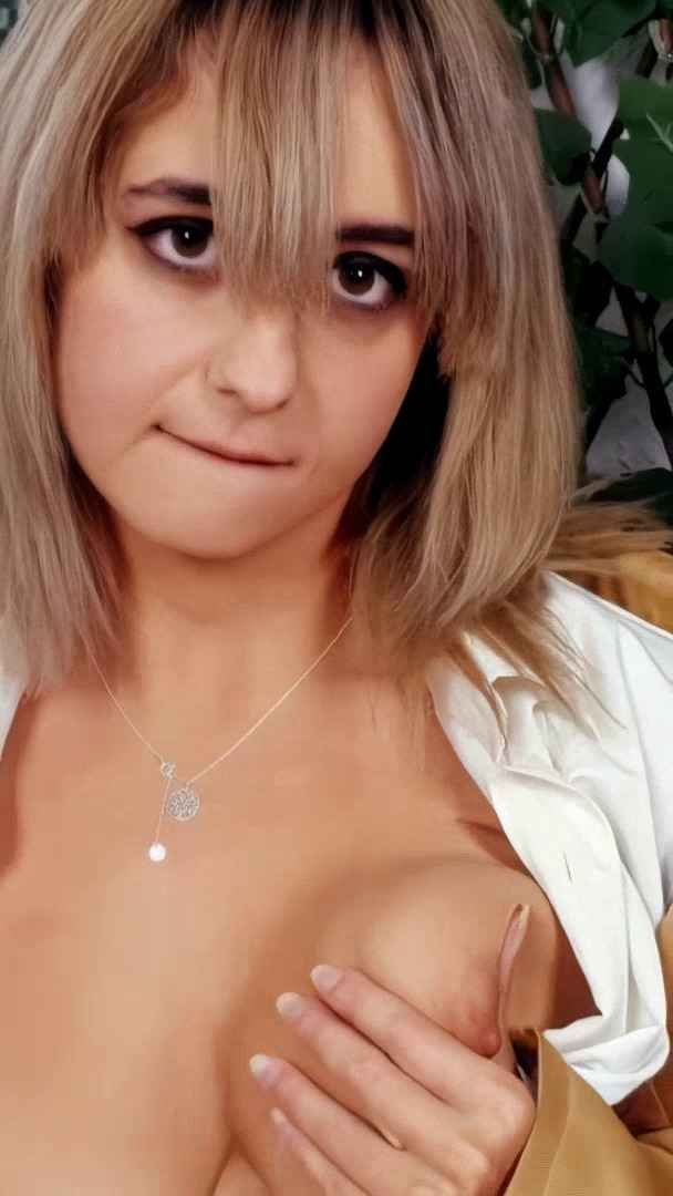 Valeera Raine on Pop Porn Day, boobs, blonde, cosplay, anal, blowjob, feet, ass, small-boobs, big-cock videos, her twitch, instagram, twitter, reddit, redgifs, manyvids, onlyfans, boobycam, pornhub links